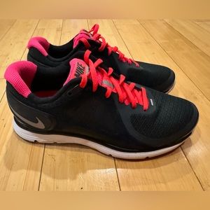 Women’s Nike Lunar Eclipse+ Black/Red/Silver Size 7